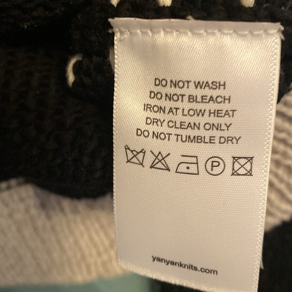 Yan yan knits - women’s small - long sleeve be hooded sweater - black/white - Picture 4 of 8